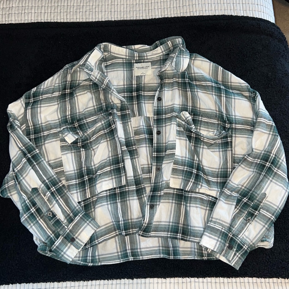 Abercrombie & Fitch Soft A&F, cropped flannel, green, in great condition, size L